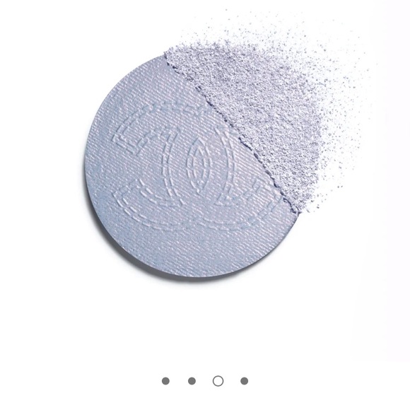 ⛳️ CHANEL Denim Collection Highlighter - Picture 3 of 5